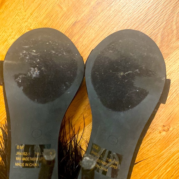 Gently worn open toe heels with feather around ankle. - Picture 3 of 4
